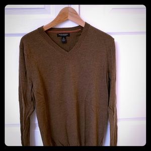 Men’s v neck Merino wool sweater